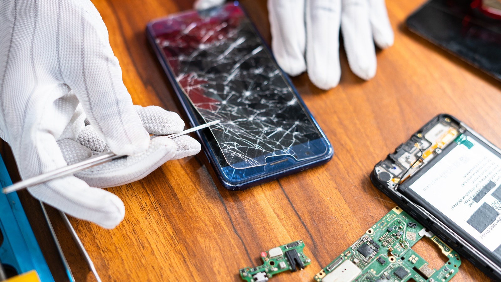 تعمیرات موبایل چیست